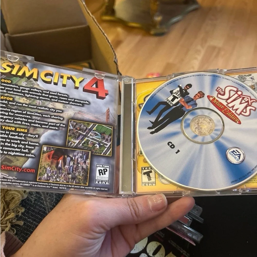 The Sims Deluxe‎ Edition PC CD-ROM Video Game Complete 2 Disc Set